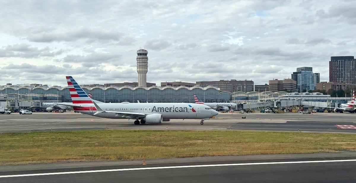 Incidente en centro de control paraliza tráfico aéreo en Washington