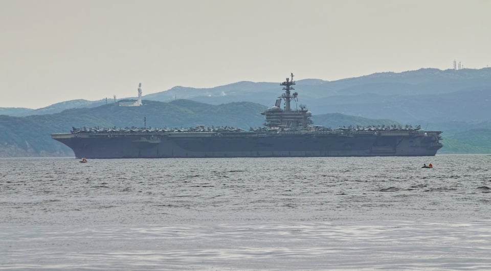 Irán afirma que atacó al USS Abraham Lincoln; Pentágono lo niega