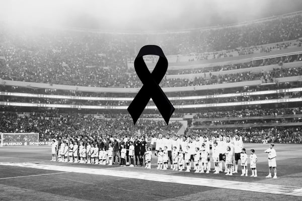 Muere aficionado tras caída en estadio durante México vs Portugal