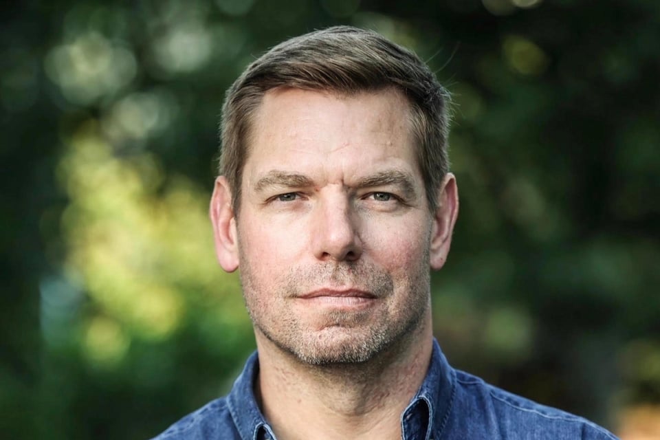 Renuncia, política, Eric Swalwell MundoNOW