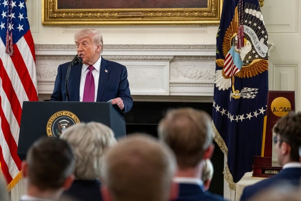 Periodistas piden enfrentar a Trump en evento clave del fin de semana