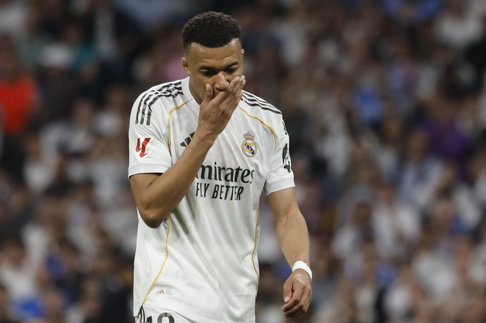 Por qué fans quieren fuera a Mbappé
