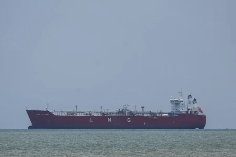 EE.UU. bloquea buques vinculados a Irán en el estrecho de Ormuz y aumenta la presión