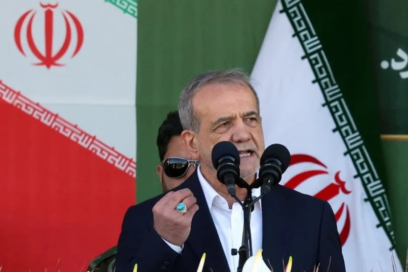 Presidente de Irán acusa a Trump de actuar bajo influencia de Israel