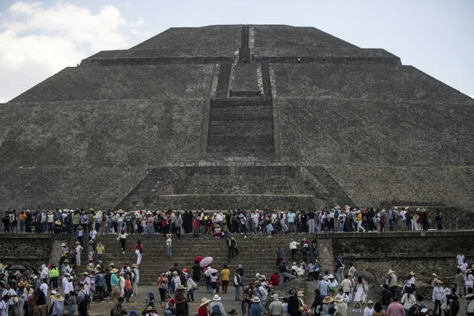Shooting in Teotihuacán: Gunfire from the Pyramid of the Moon Leaves One Tourist Dead and Several Injured
