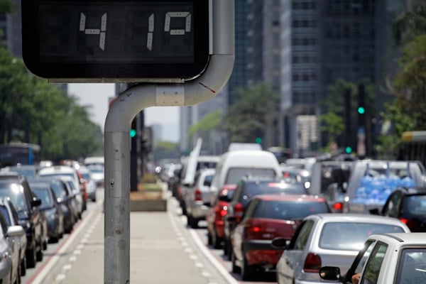 Tragedia: muere bebé de 7 meses tras quedar dentro de un auto en Tennessee con altas temperaturas
