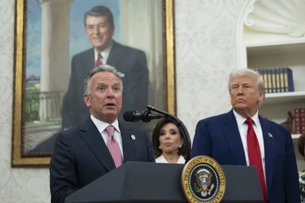 Trump frena viaje clave a Pakistán y congela diálogo con Irán