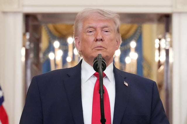 Trump afirma que Irán retira minas en el estrecho de Ormuz y ordena a Israel detener bombardeos en el Líbano