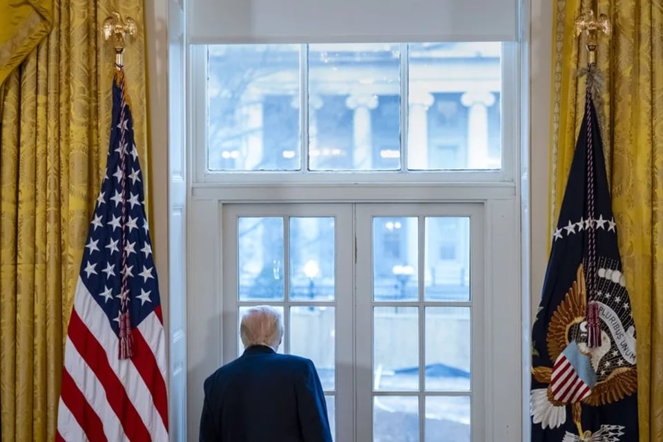 Avanza proyecto de Trump en la Casa Blanca pese a orden de juez