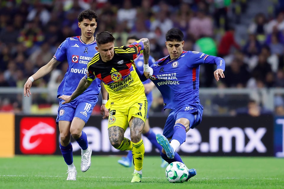 América empata con Cruz Azul en su regreso al Estadio Banorte