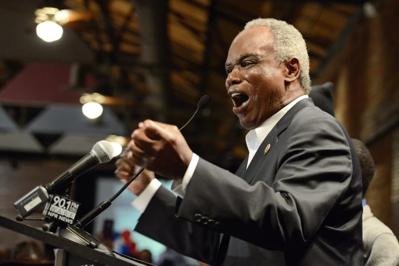 Muere congresista demócrata de 80 años en plena búsqueda de reelección