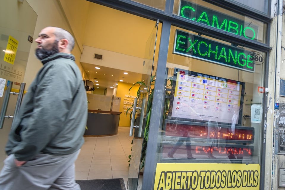 Dólar en México sigue estable hoy 16/04, pero en mínimos. Sube en Colombia y RD