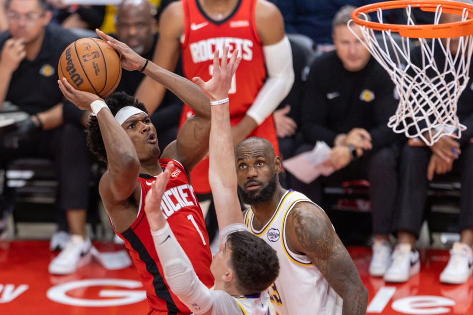 Rockets vencen a Lakers y alargan la serie en los playoffs