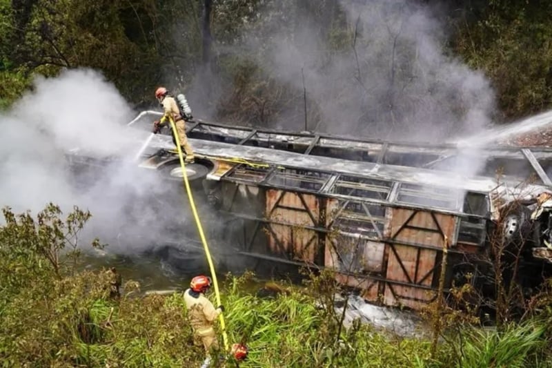 Fatal accidente de autobús en Ecuador deja heridos y fallecidos