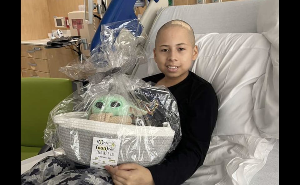Mateo desafía al cáncer. 
