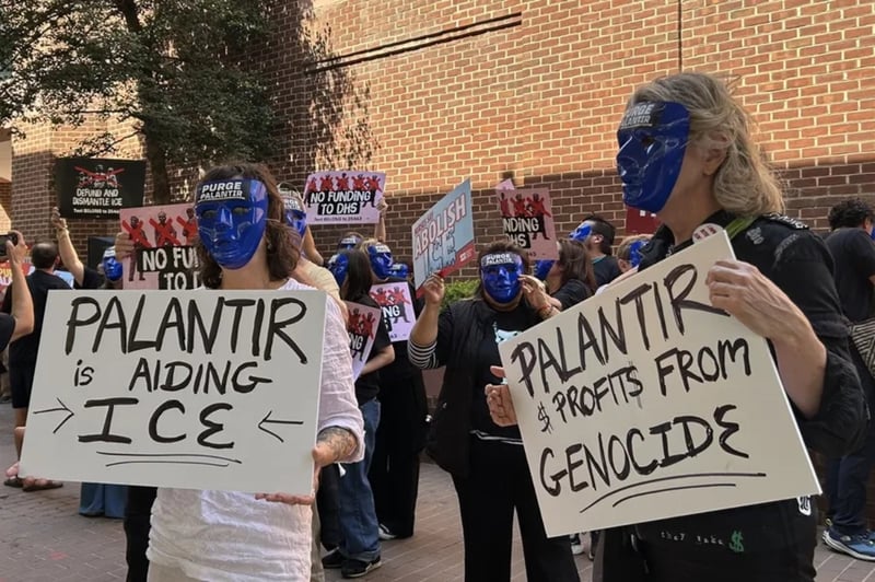 Protests erupt in Washington against Palantir over its role in deportations