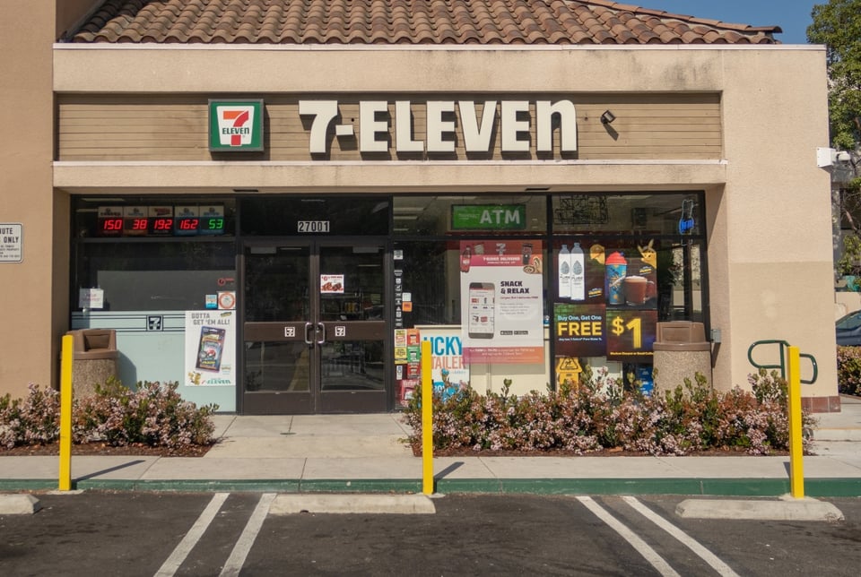 7-Eleven, Cierre, Impacto MundoNOW