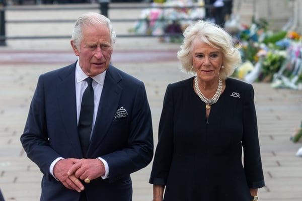 Trump organiza reunión clave con reyes del Reino Unido