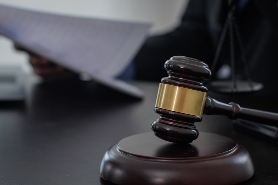 Inicia juicio contra hombre que atacó a joven tras rechazo en Brasil