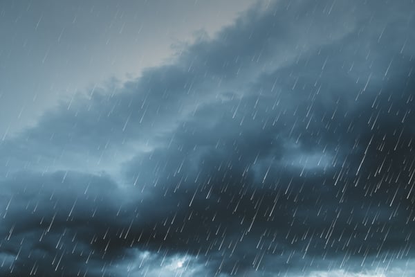Tormentas en la costa oeste amenazan con lluvias intensas y nevadas en los próximos días