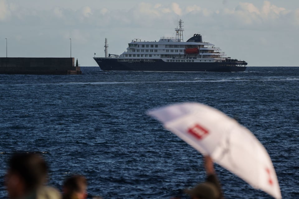 Pasajero evacuado por posible hantavirus en crucero da negativo