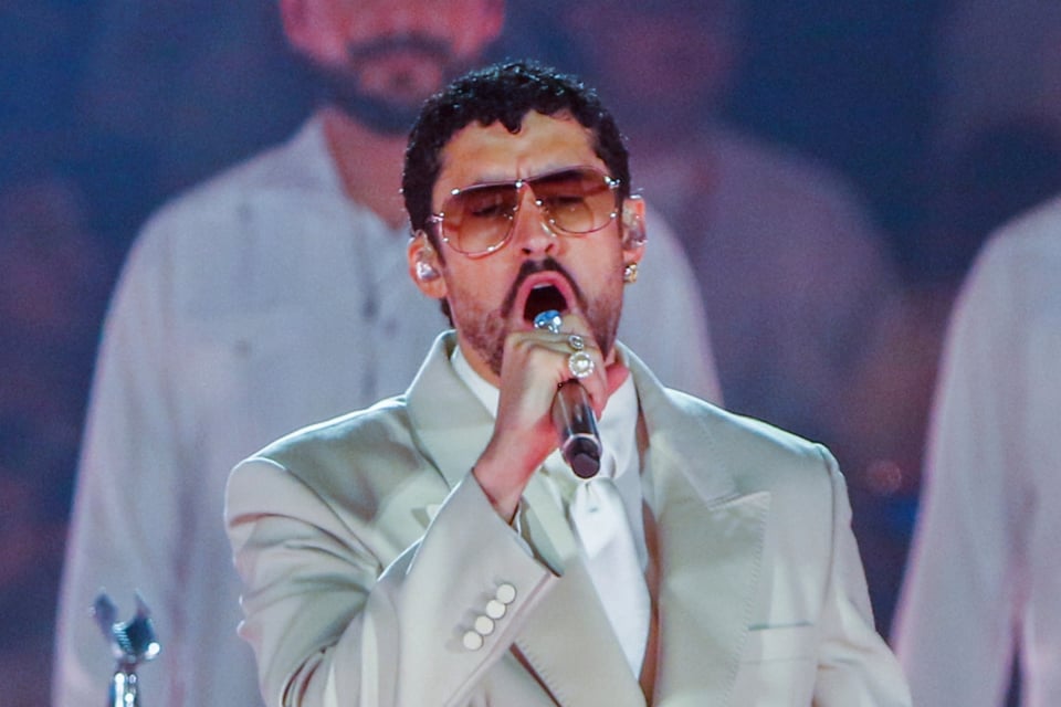 Bad Bunny sorprende en la Met Gala 2026 con impactante transformación: ¡envejeció 53 años!