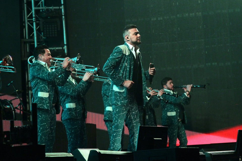 Vocalista de El Recodo pide ayuda