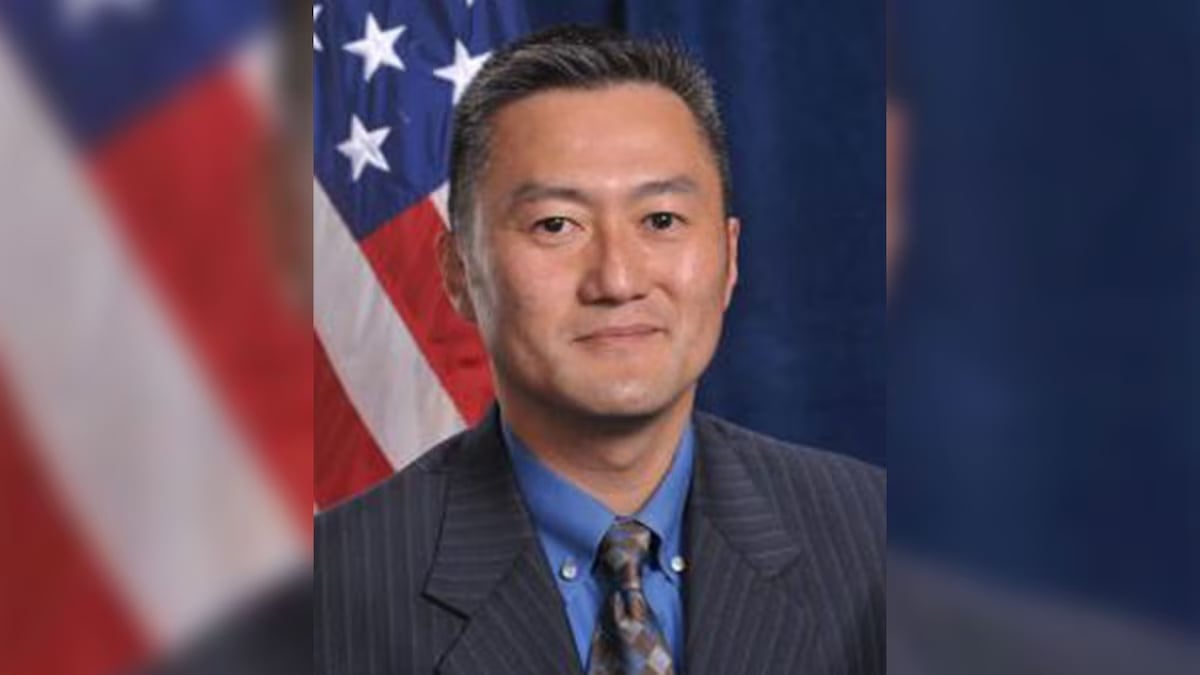 ICE nombra a exdirectivo que trabajó con Bush y Obama como nuevo director interino