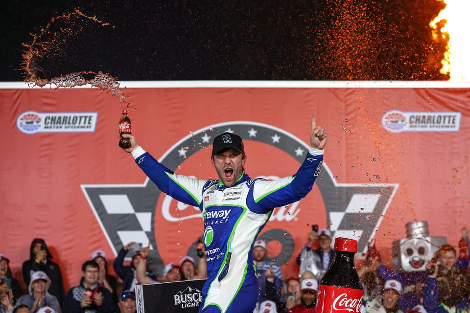 ¡Orgullo mexicano! Daniel Suárez conquista la Coca-Cola 600 de NASCAR