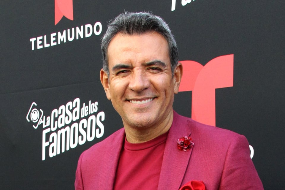 Héctor Sandarti regresa a los medios con “Triunfadores”, el proyecto que promete tocar corazones