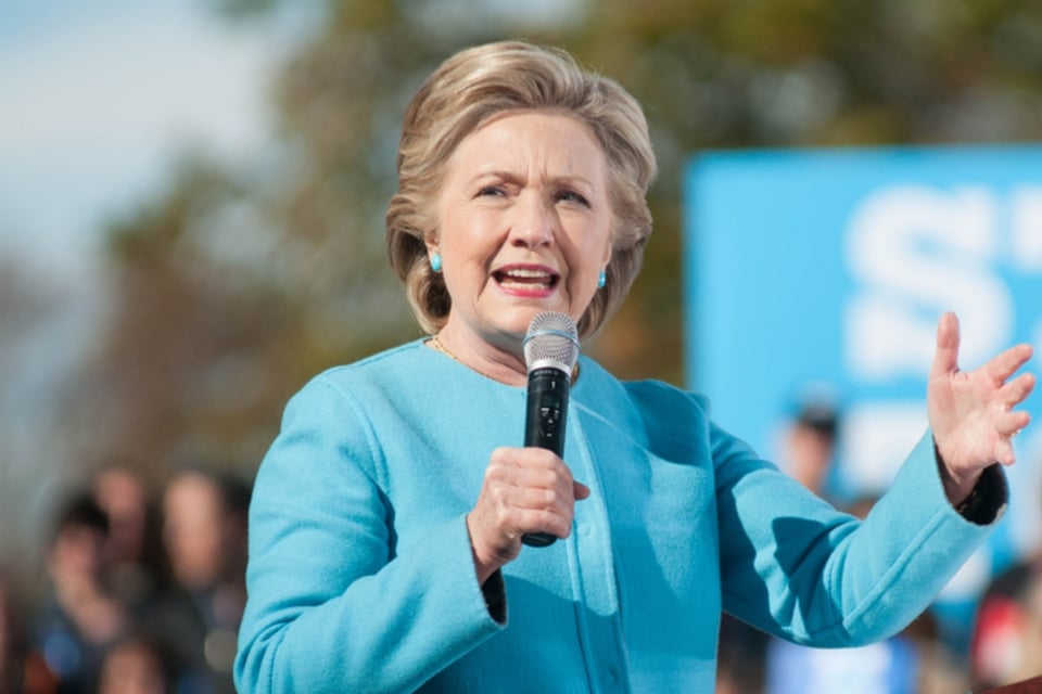 Demanda contra Hillary Clinton