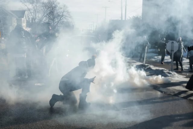 Agente de ICE arrestado por disparar a migrante y mentir a autoridades