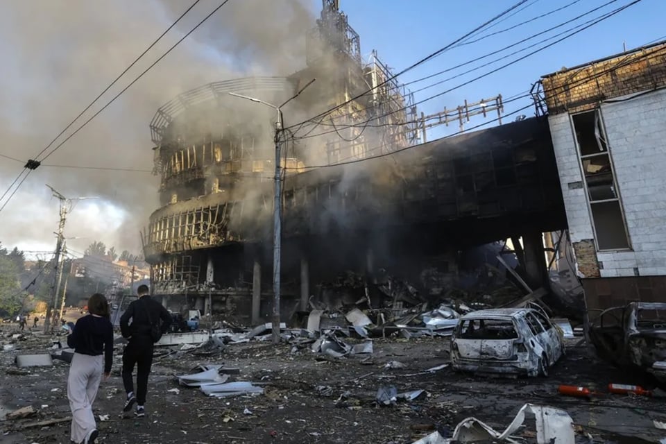 Ataque masivo ruso contra Ucrania deja muertos y casi 100 heridos