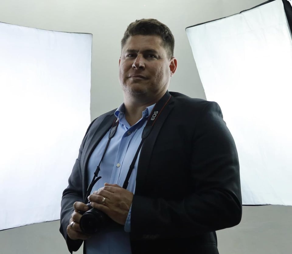 Foto de Mario Guevara periodista deportado