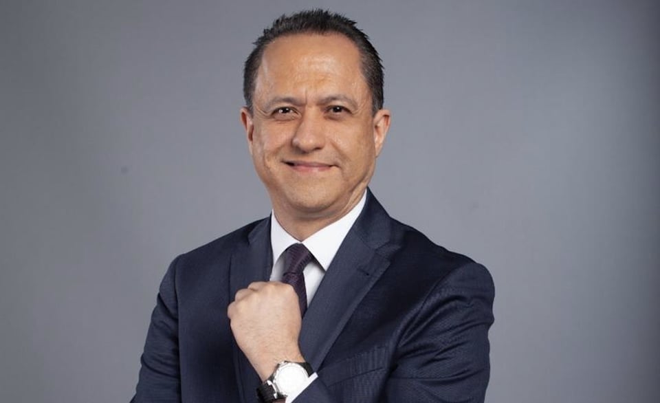 ¡El mundial está por llegar! Entrevista con Carlos Velasco, la voz de Fox Sports, revela sus favoritos y pronósticos para la Copa del Mundo