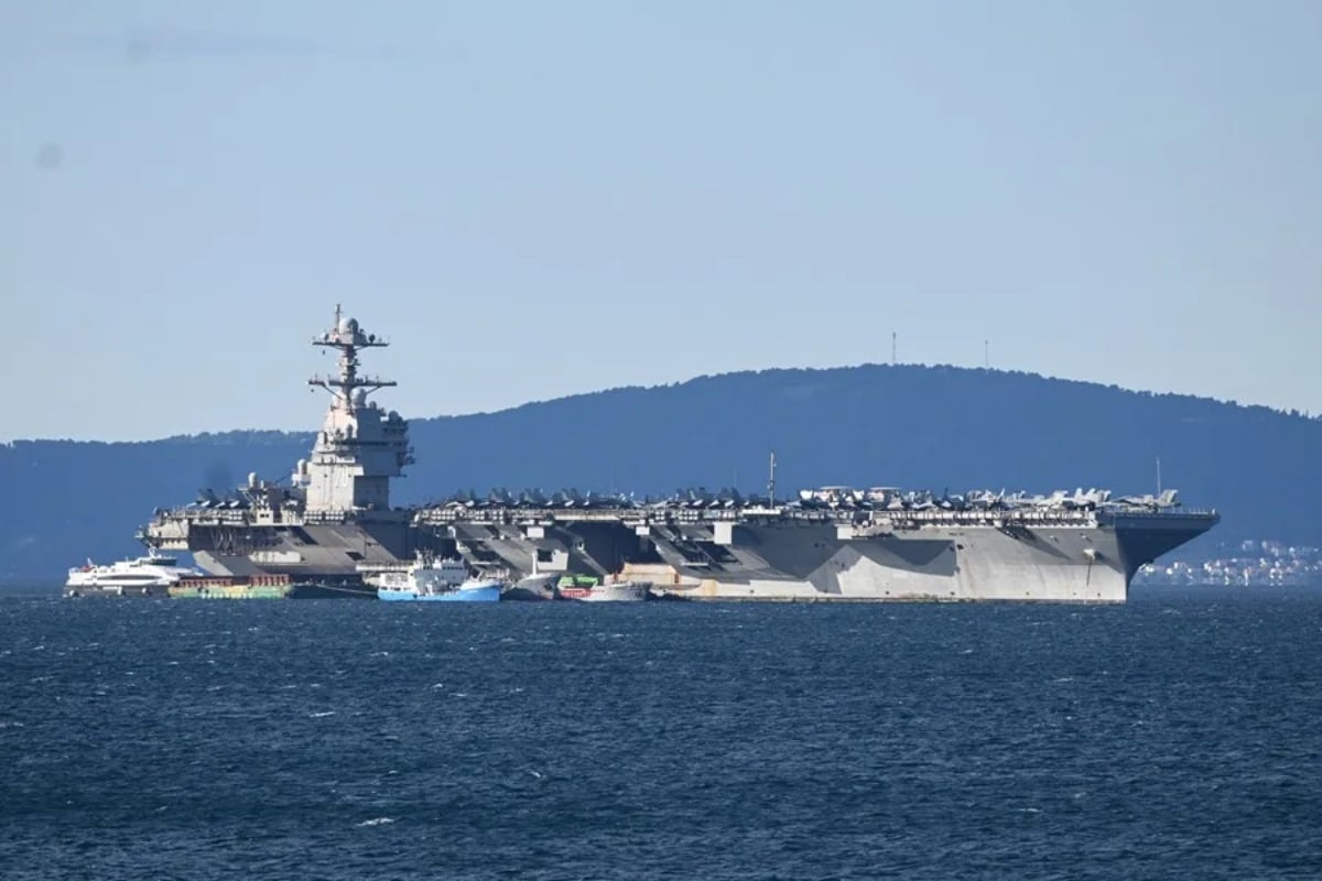 El portaviones más grande de EEUU regresa tras 11 meses de operaciones internacionales