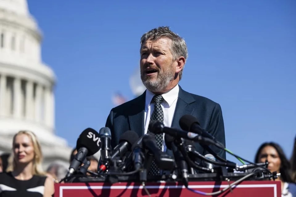 Massie, Trump, Critica MundoNOW