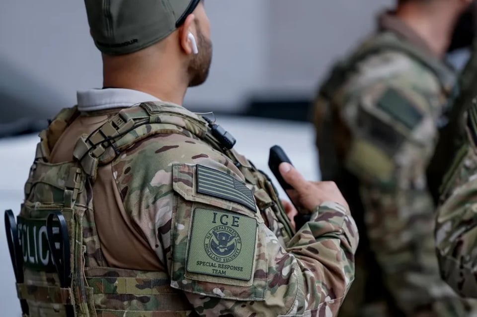 ICE ordena a autoridades locales guardar silencio sobre redadas en Florida y Texas