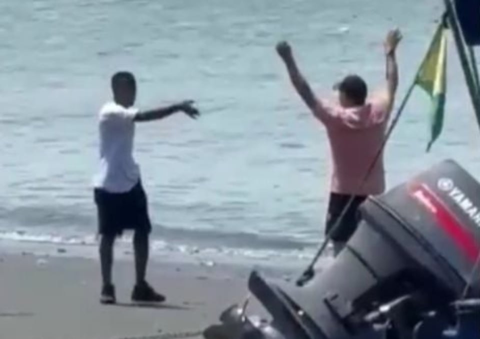 Horror en Colombia: secuestran a padre e hijo en playa turística (VIDEO)
