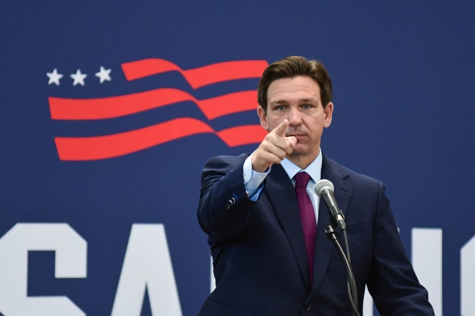 Ron DeSantis firma ley que endurece restricciones contra Cuba y otros gobiernos en Florida