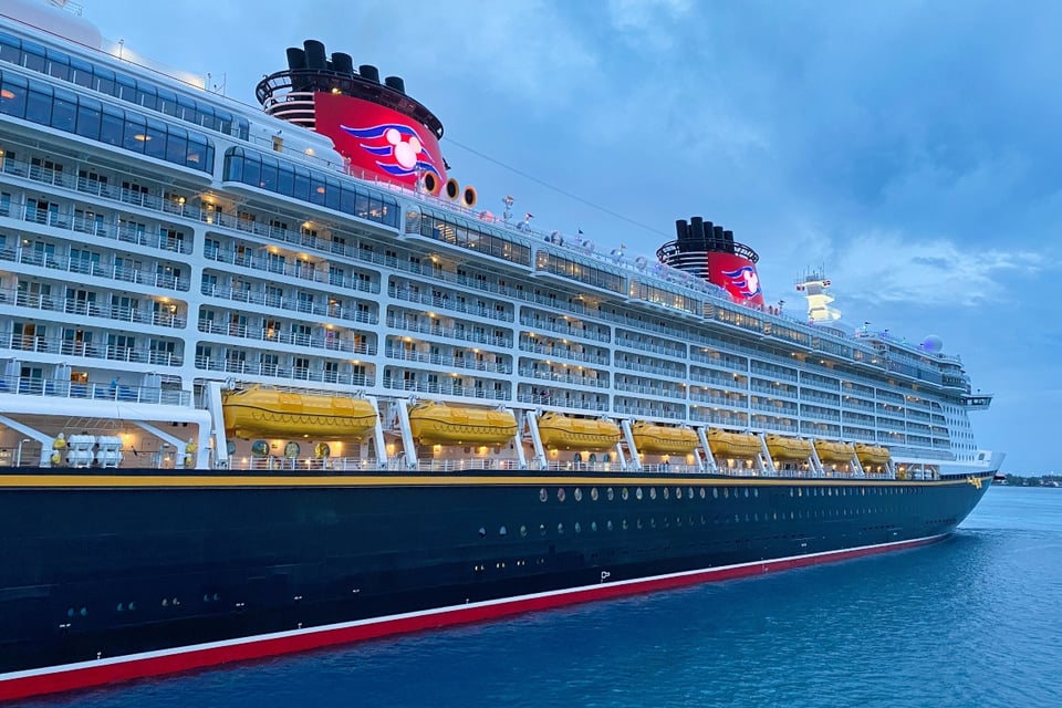 EEUU deporta 27 trabajadores de Disney Cruise tras hallazgo de pornografía infantil