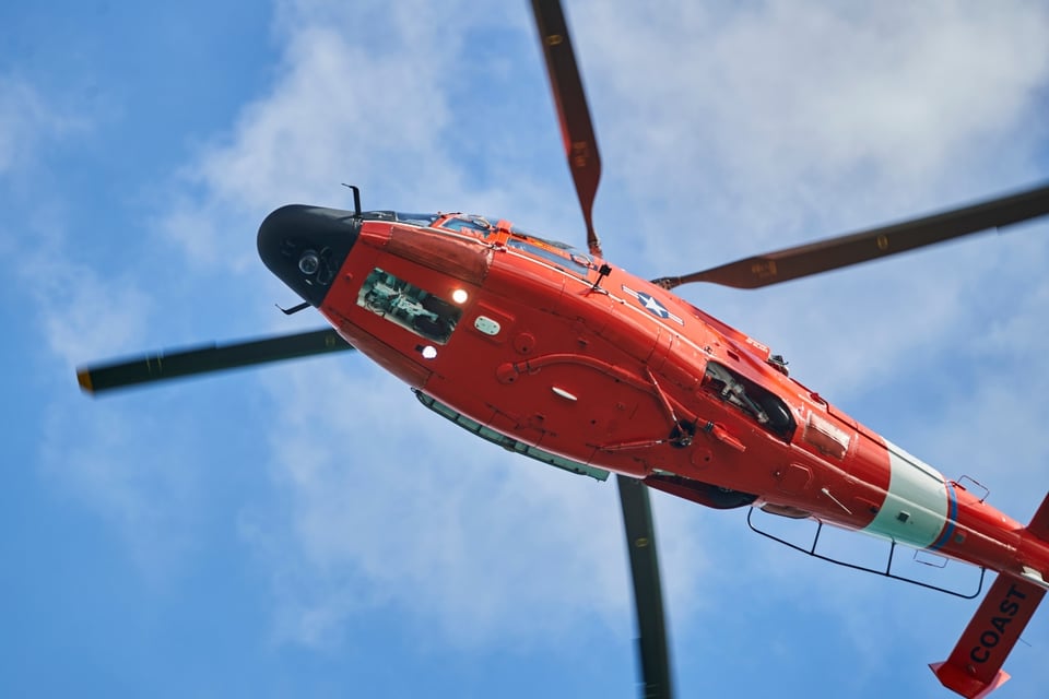 Guardia Costera rescata a todos los pasajeros tras accidente aéreo cerca de Florida