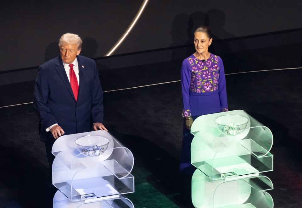 Trump se burla de Sheinbaum y la arremeda en cena privada featured image