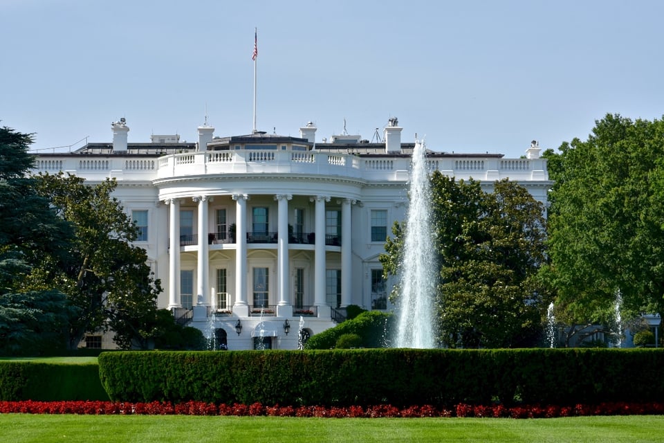 Casa Blanca lanza mapa migratorio con imagen de extraterrestres