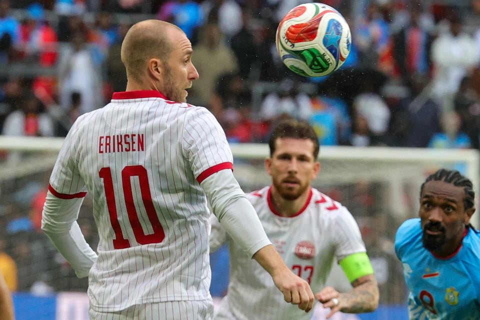 Christian Eriksen se desploma en partido amistoso de Dinamarca