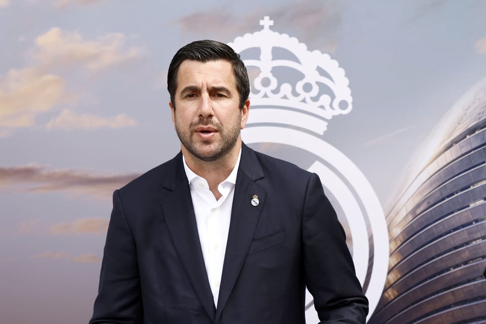 Quién es Enrique Riquelme, rival de Florentino en el Real Madrid
