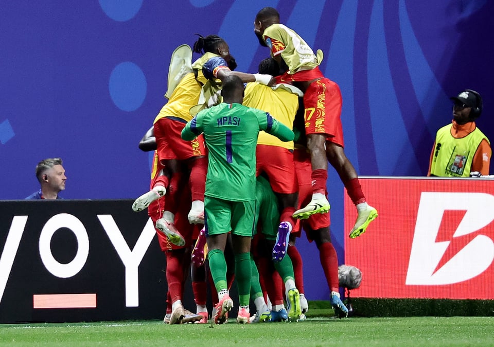 RD Congo remonta ante Uzbekistán y clasifica a 16avos