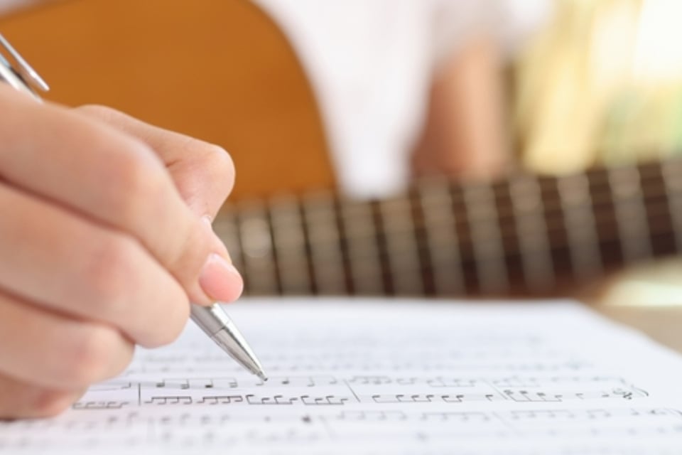 Asesinan a compositor de Dua Lipa