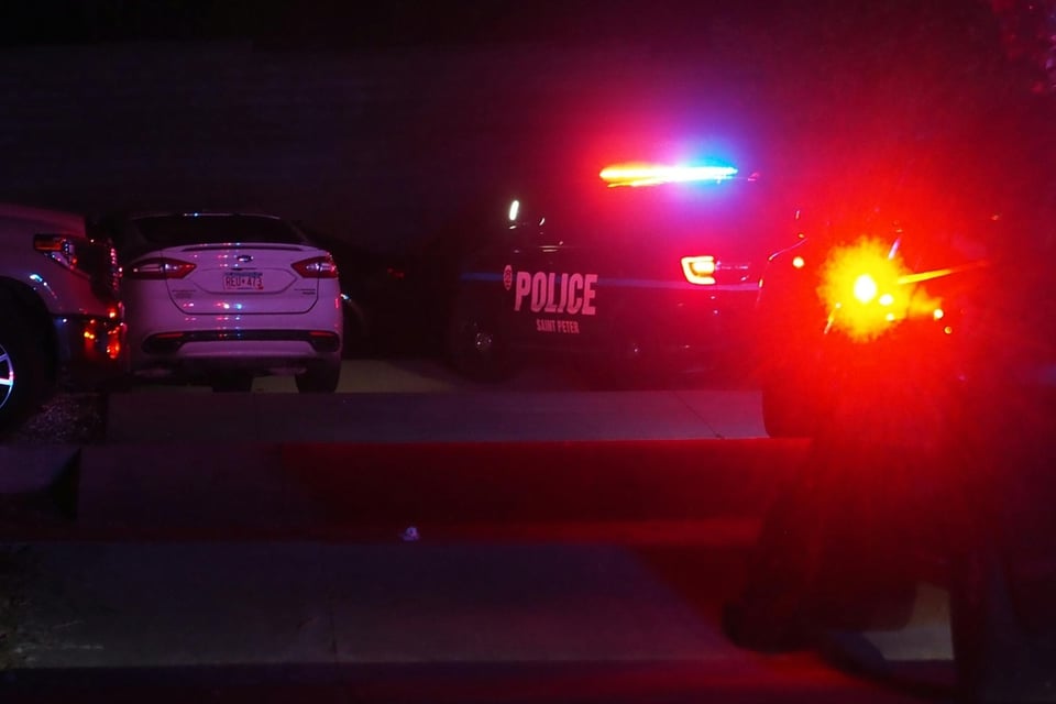 Policía confirma muerte de sospechoso que disparó contra un agente en Minnesota