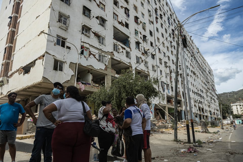 EE.UU. intensifica su apoyo en Venezuela con tropas y helicópteros tras la devastación de los terremotos